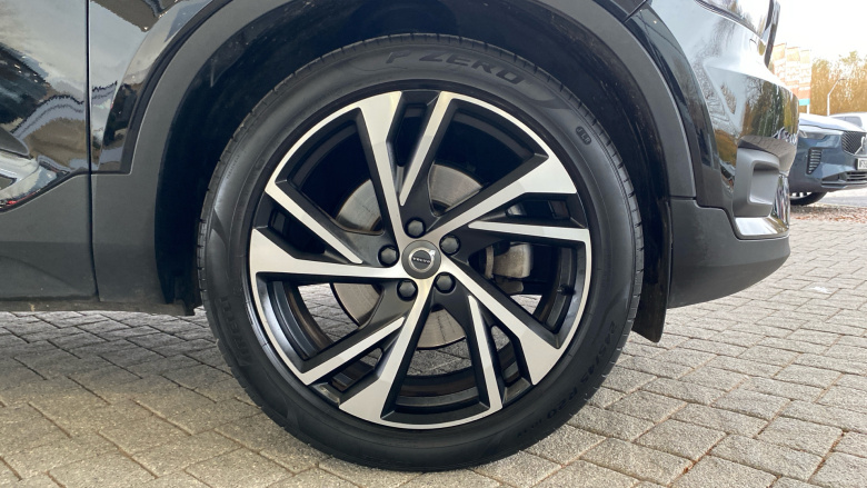 Volvo Xc40 2.0 B4P R DESIGN Pro 5dr Auto [7 speed] Petrol Estate